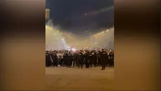 Cánticos e insultos en contra del Barça en los aledaños del Bernabéu