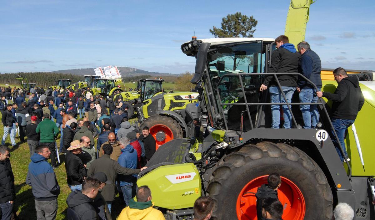 CLAAS reúne a 1.200 ganaderos en Lalín | BERNABÉ/JAVIER LALÍN