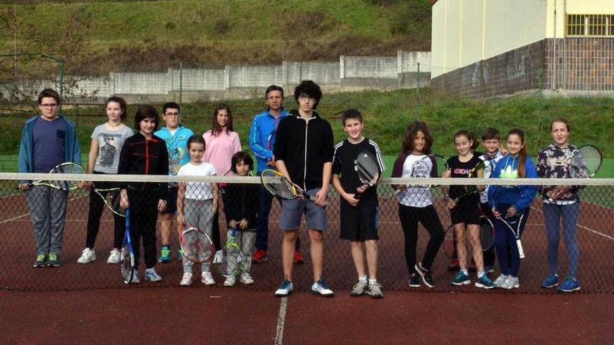 Participantes del Club de Tenis de La Felguera.