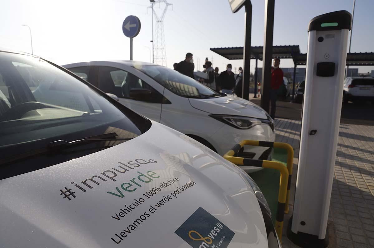 Los nuevos vehículos 100% eléctricos de la Junta de Andalucía en Córdoba