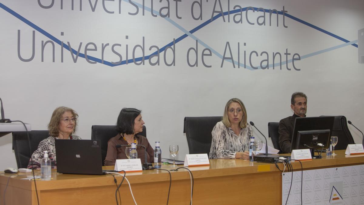 Exposición de los objetivos de la AEACC en la Universidad de Alicante