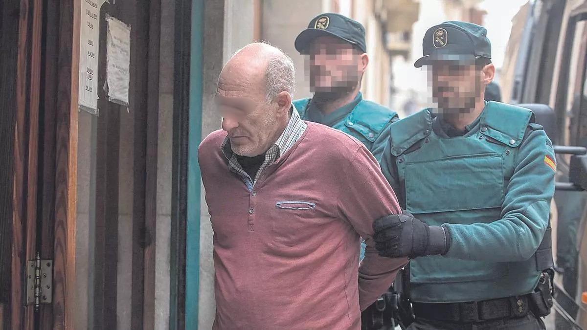Der verurteilte Ex-Polizist bei seiner Festnahme nach der Tat.