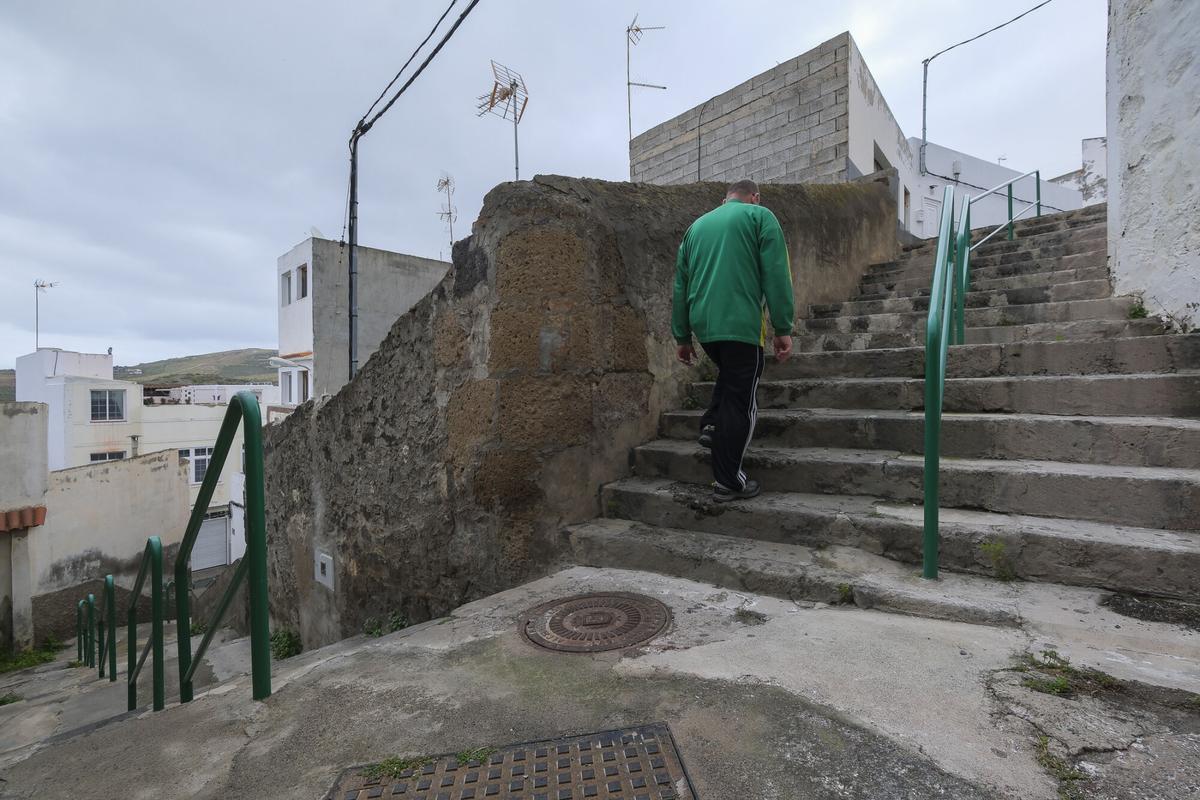 Vecinos de Tenoya reclaman que se resuelvan las deficiencias en alcantarillado y calles del barrio Vecinos de Tenoya reclaman que se resuelvan las deficiencias en alcantarillado y calles del barrio