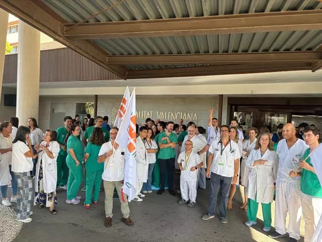 Los médicos del Hospital General de Elche mantienen el pulso contra el Estatuto Marco del Gobierno
