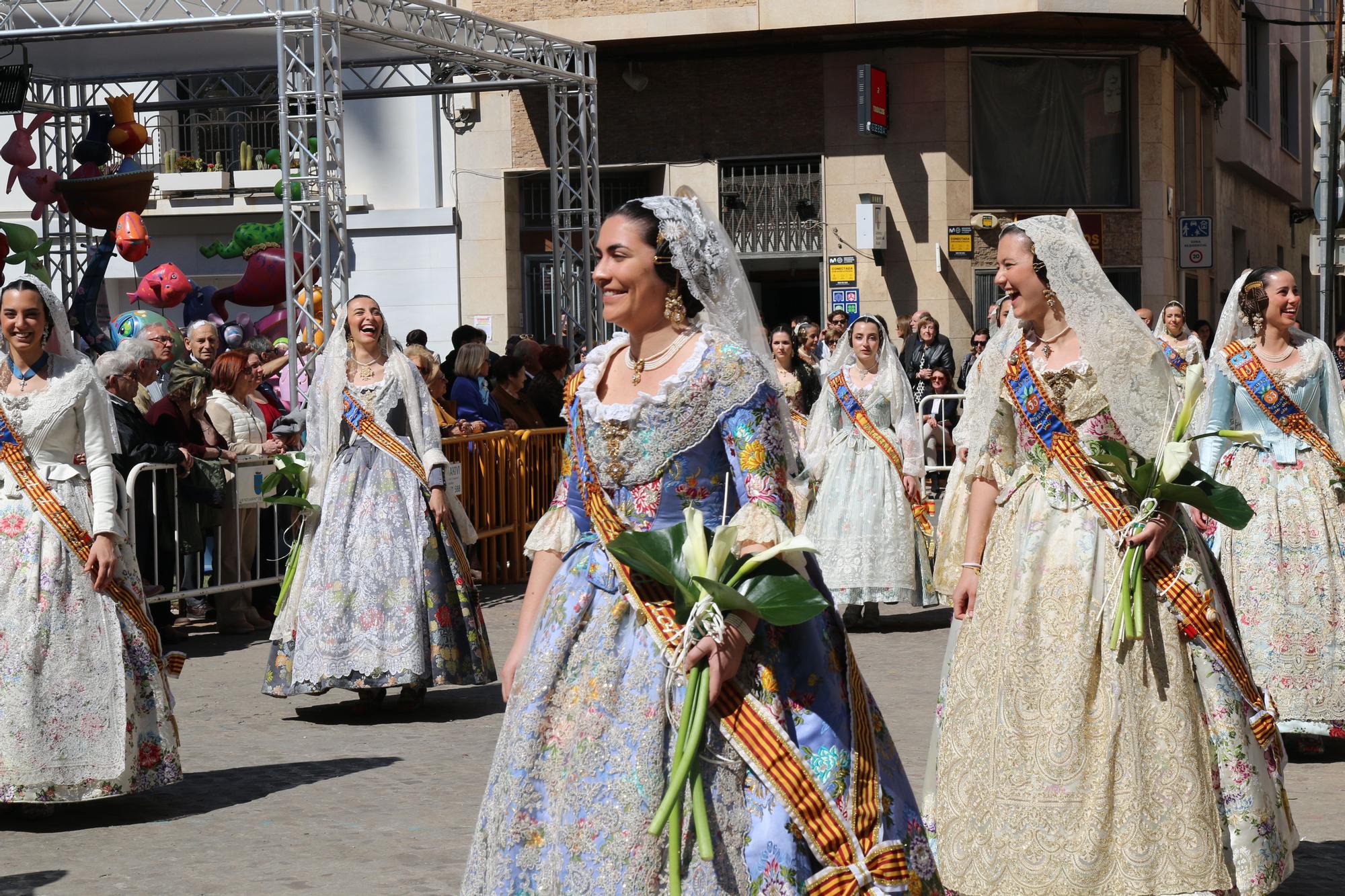 Las mejores imágenes de la 'Ofrena' de las Fallas de Burriana