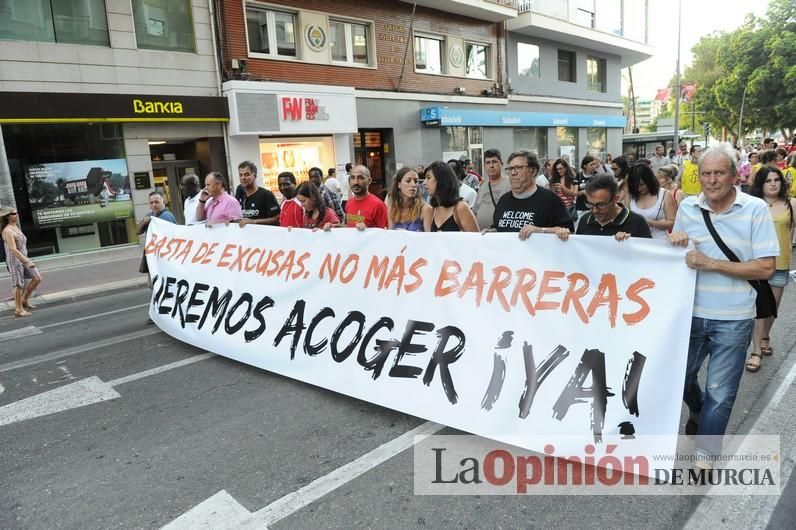 Más de cien voces piden en Murcia "acoger refugiados ya"