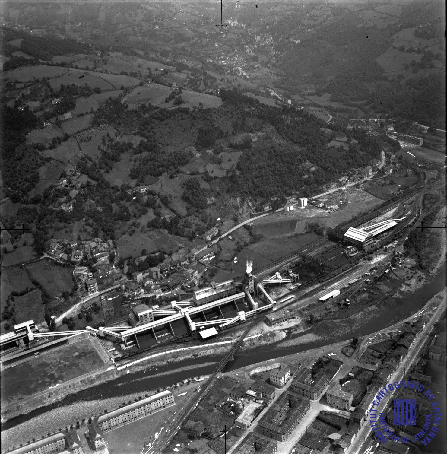 Un vuelo al pasado: así era Asturias, desde el aire, en 1962