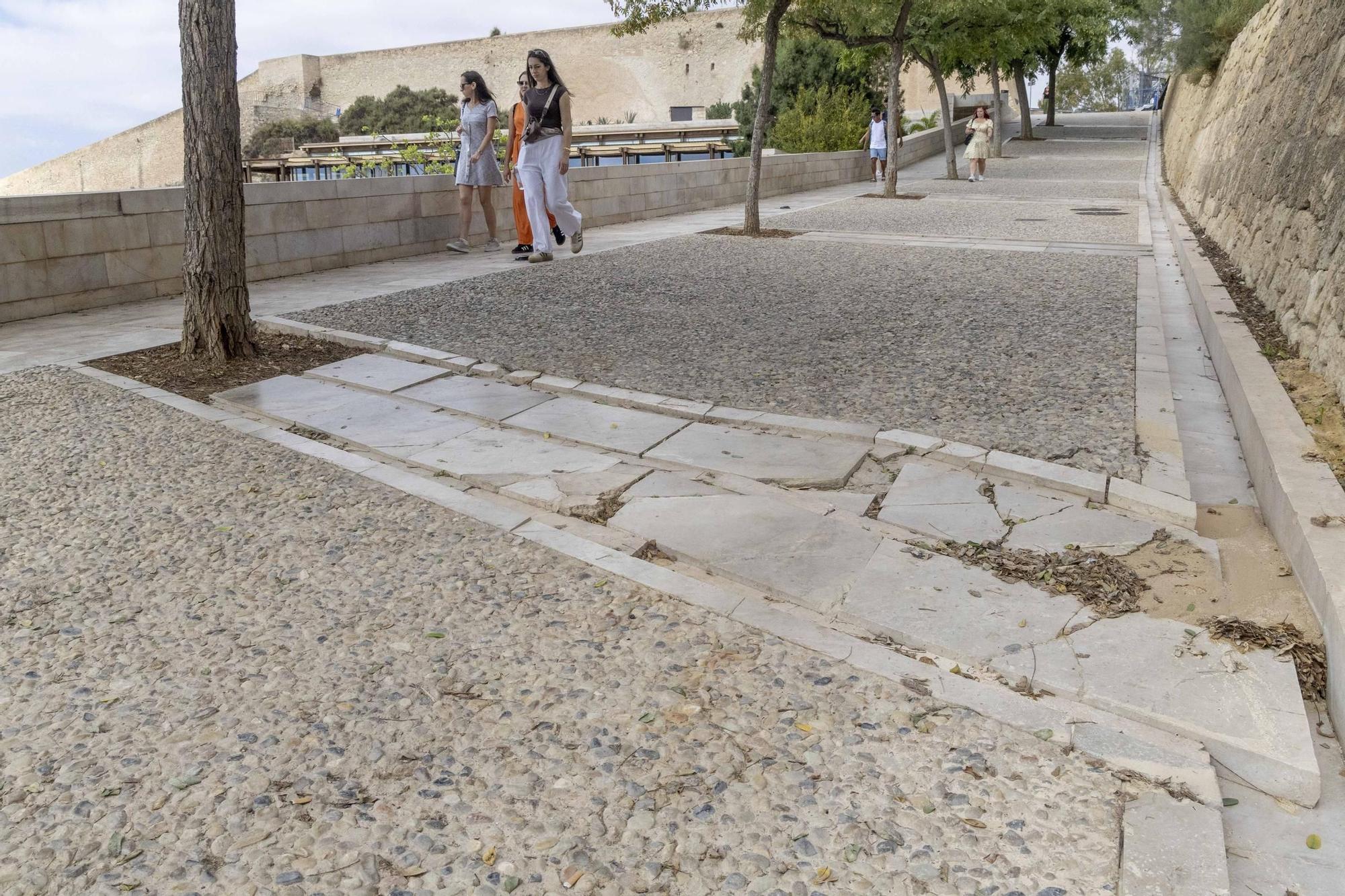 Mal estado y suciedad en el parque de la Ereta en Alicante