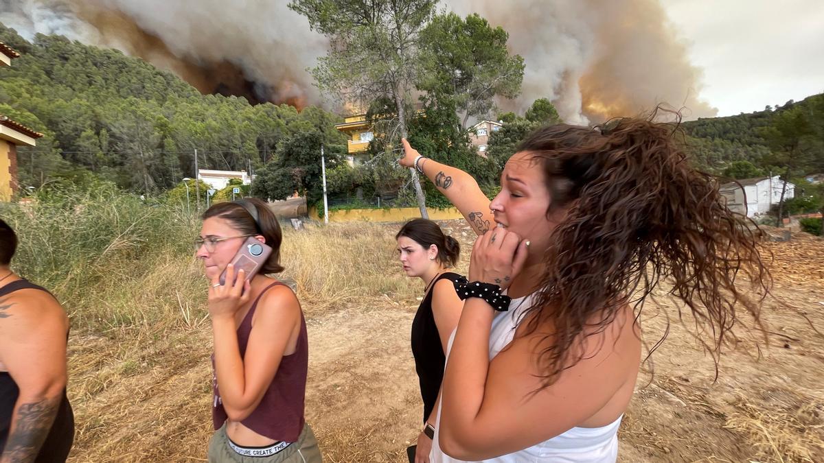 El Pont de Vilomara 17/ 05/07/2022 Incendio forestal en el Pont de Vilomara, Mantesa (Bages) Las llamas han alcanzado la urbanización Marquet Paradís de Pont de Vilomara FOTO de FERRAN NADEU