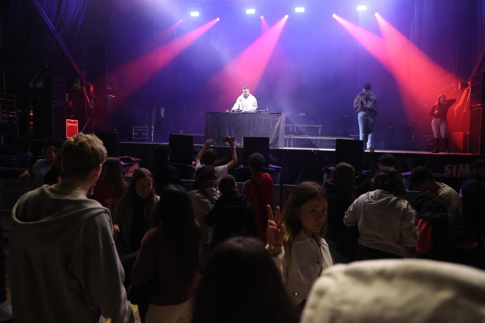 Abraham Mateo reúne a casi 8.000 personas en el concierto más multitudinario de las fiestas de Cullera