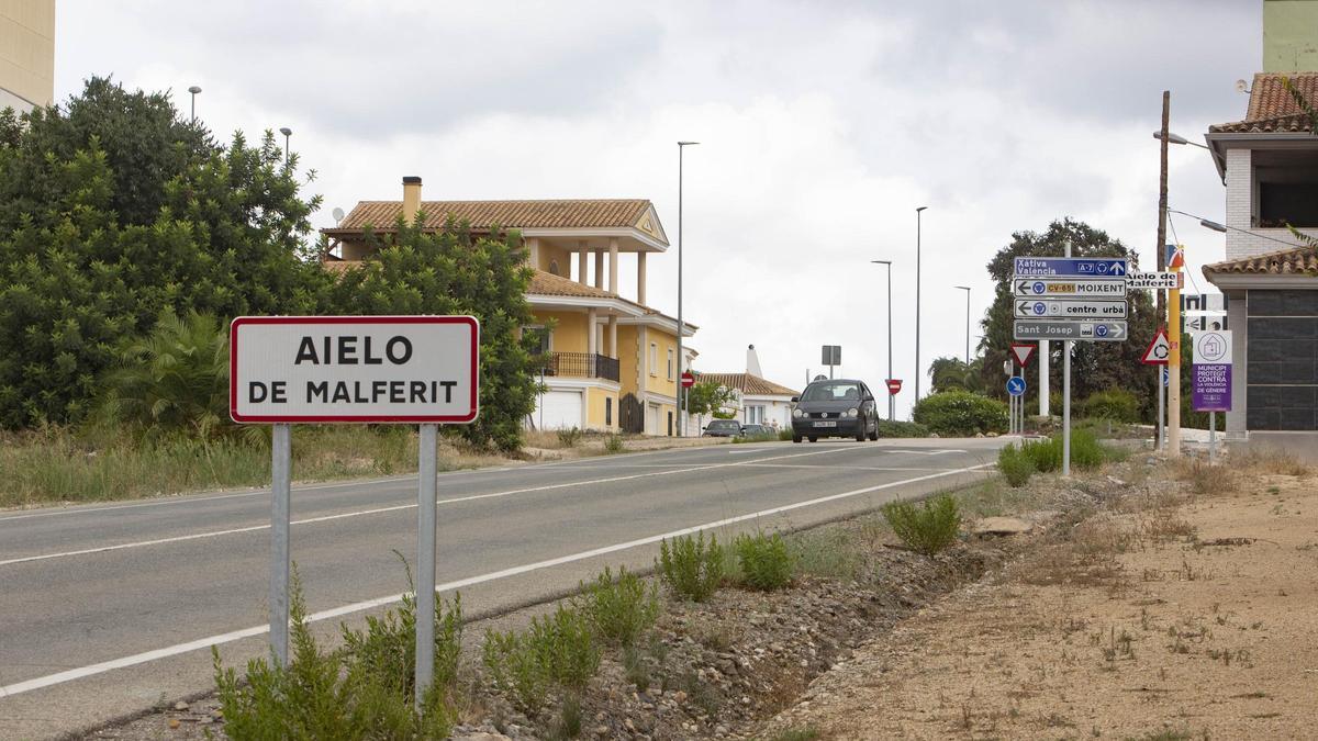 Entrada al casco urbano de Aielo de Malferit.