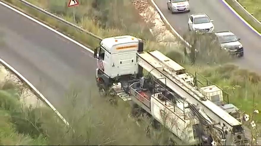 Rescate en Totalán: La perforadora tardará al menos 12 horas en hacer el pozo paralelo