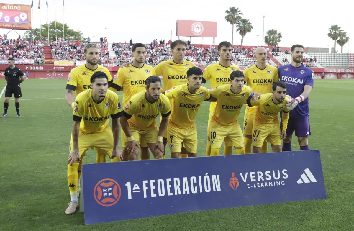 Formación titular del Hércules en Algeciras en la jornada 37 de liga en Primera RFEF.