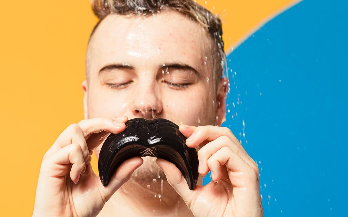 Jabón con forma de bigote de Lush