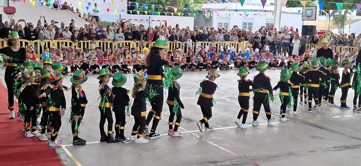 Alumnos de Infantil en el Carnaval del CEIP César Manrique Cabrera, en Tahíche.