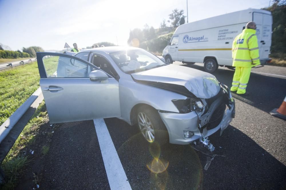 El accidente ocurrió en sentido salida de la ciudad (A Coruña-Santiago).