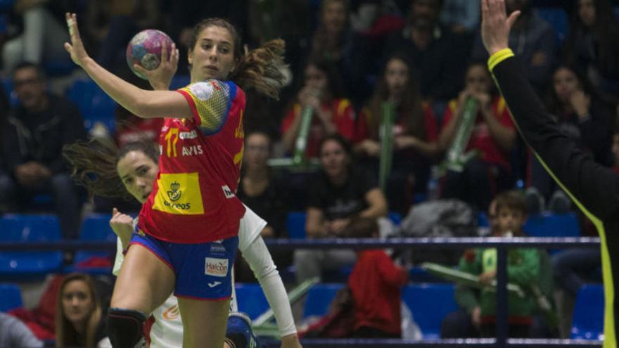 España asfixia a Polonia en su debut en el Torneo Internacional en Alicante (23-16)