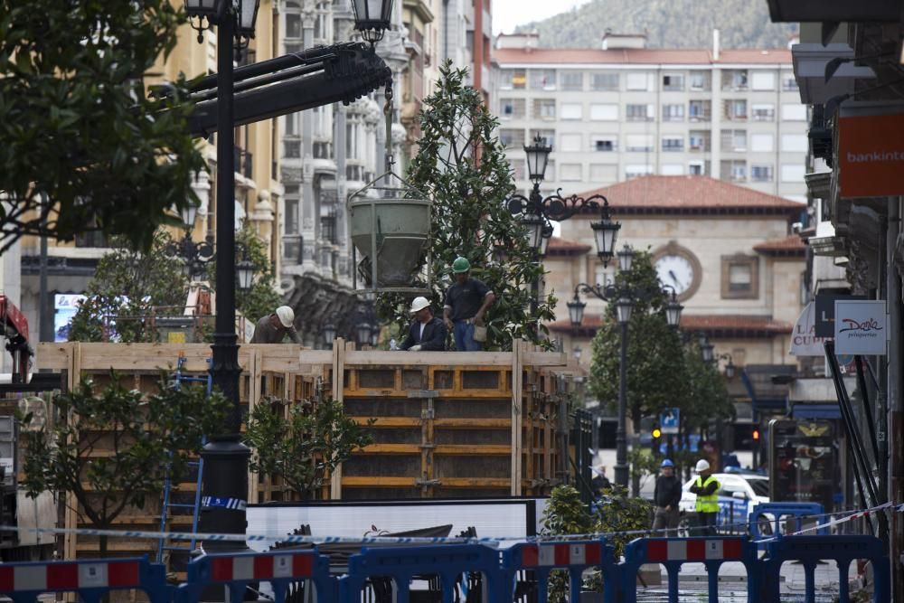 Trabajos en el edificio de Uría calcinado