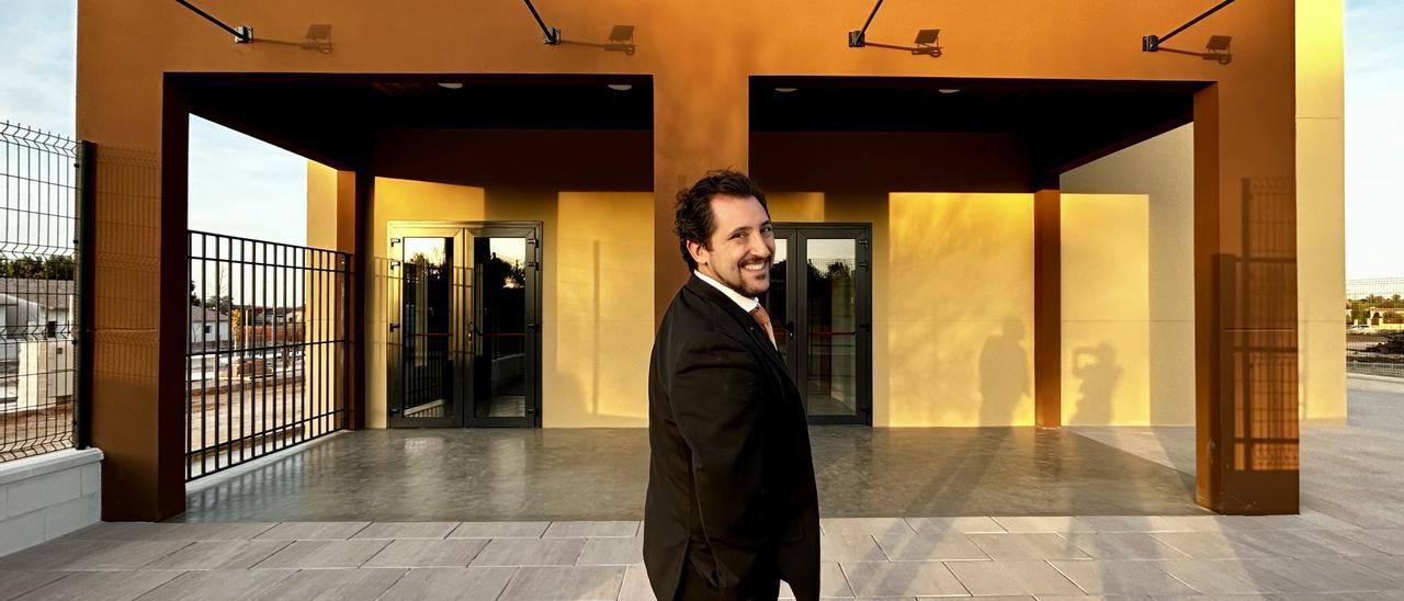 Jorge de León (La Laguna, 1970) en los exteriores del Auditorio de Tébar (Cuenca).