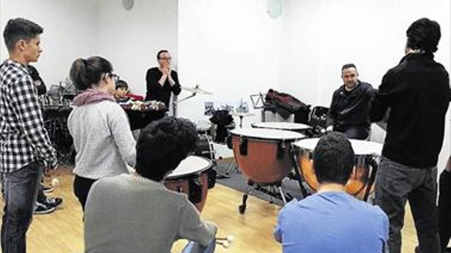 Vilafamés ofrece clases magistrales a cargo de profesionales de la música para sus estudiantes