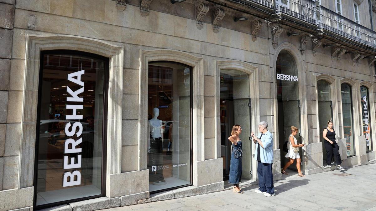 Tienda Bershka en la calle Urzáiz, en Vigo.