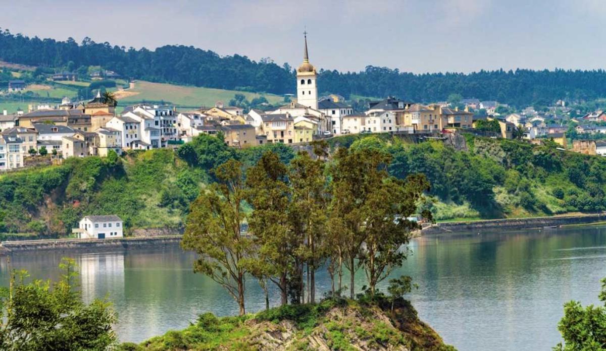 Guardianes del Eo: Un paseo costero bañado por la tradición