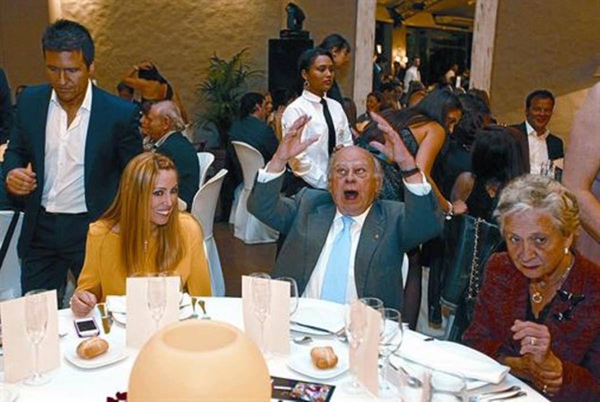Mañero (dret), la seva dona, Patricia Montull, Jordi Pujol i Marta Ferrussola, dijous a Sant Cugat. Mañero (dret), la seva dona, Patricia Montull, Jordi Pujol i Marta Ferrussola, dijous a Sant Cugat.