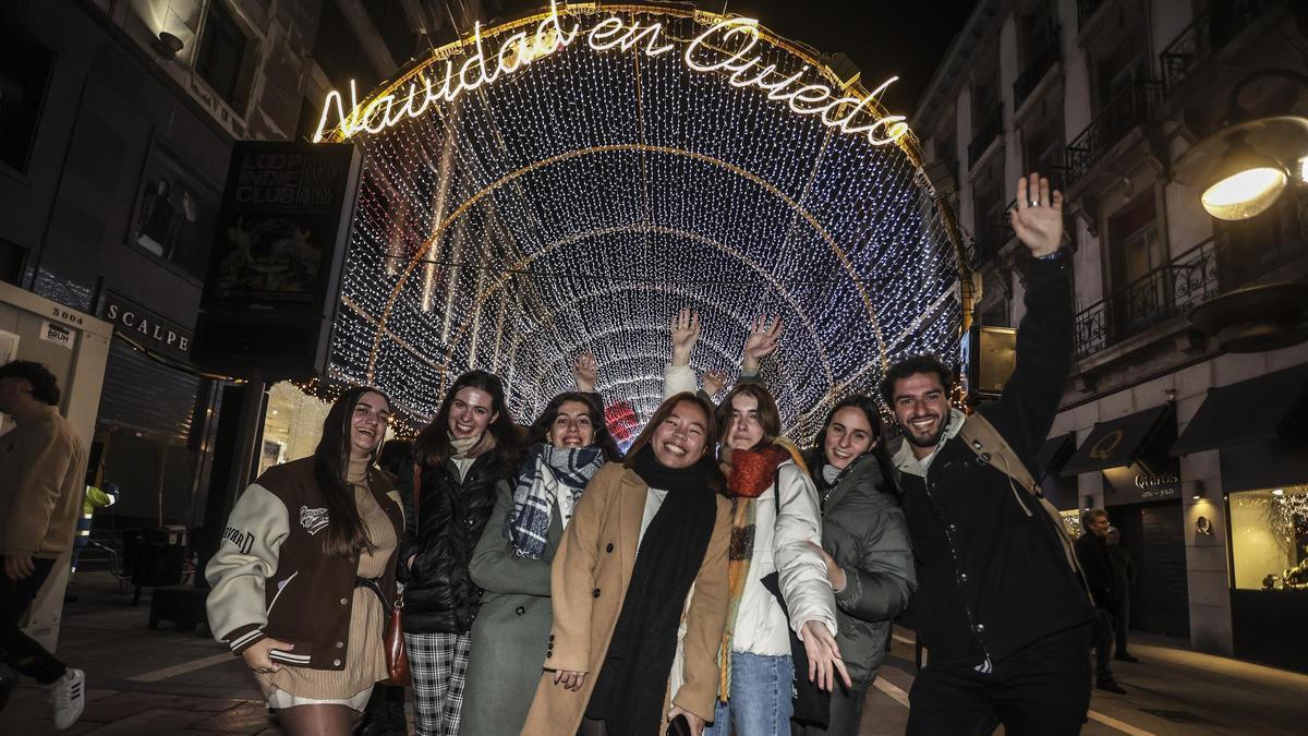 Asistentes al encendido navideño de Oviedo del año pasado.