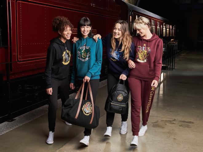 La colección de Harry Potter de Primark:  sudaderas, pantalones y mochilas