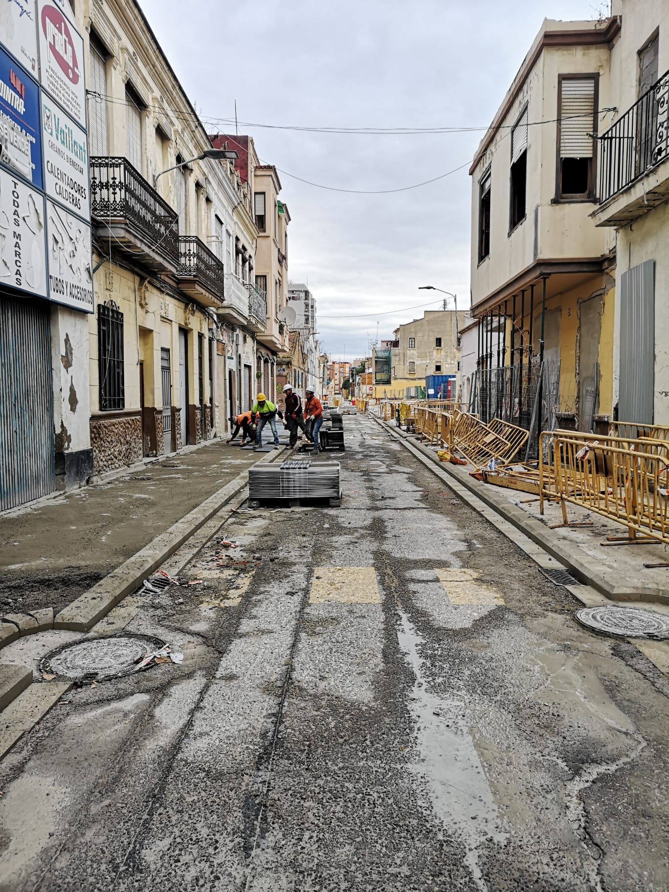 Obras de reurbanización de la calle Lluis Despuig y el Centro Cívico del Cabanyal