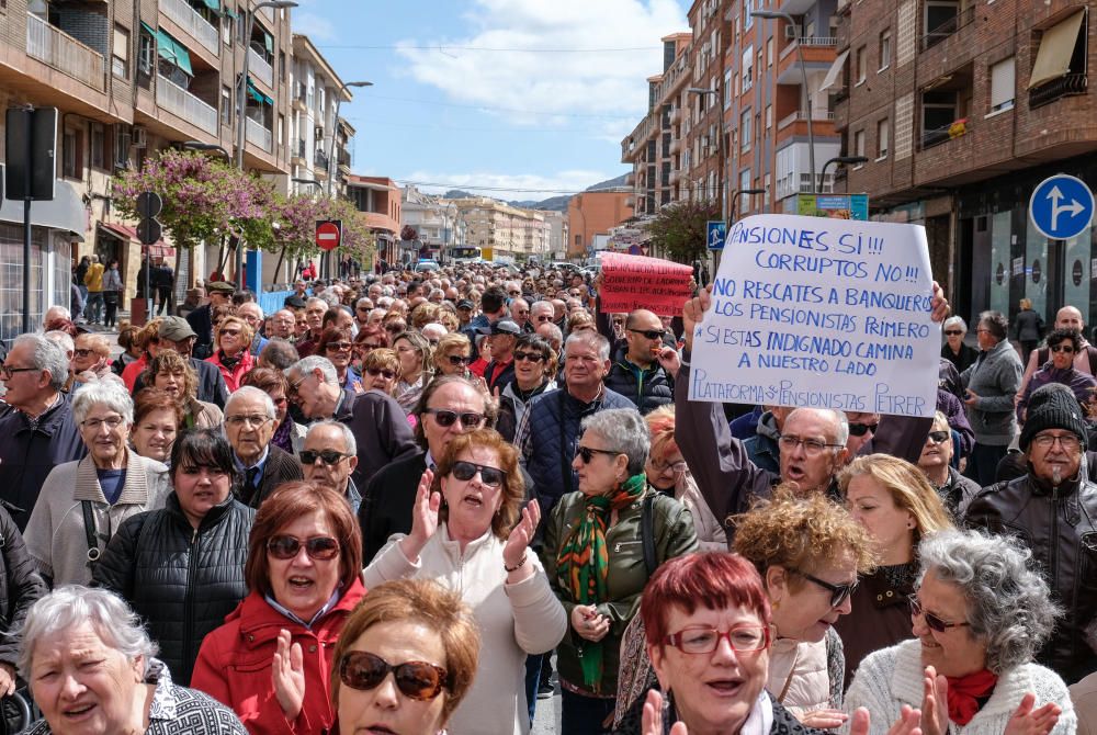 Manifestación en Elda-Petrer por la subida de las pensiones.