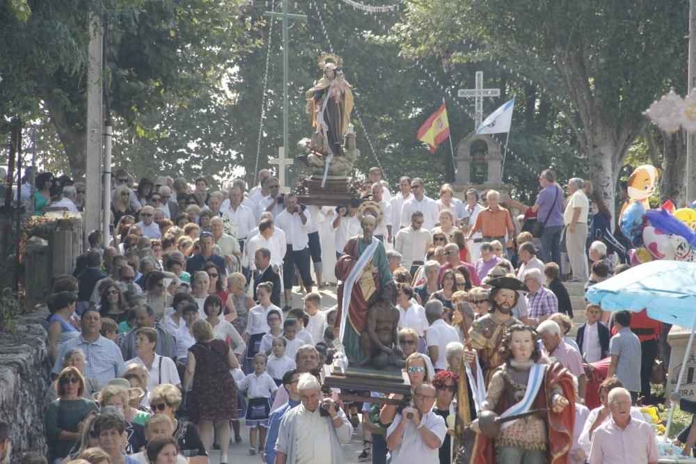 Meira se vuelva en la ofrenda a los marineros