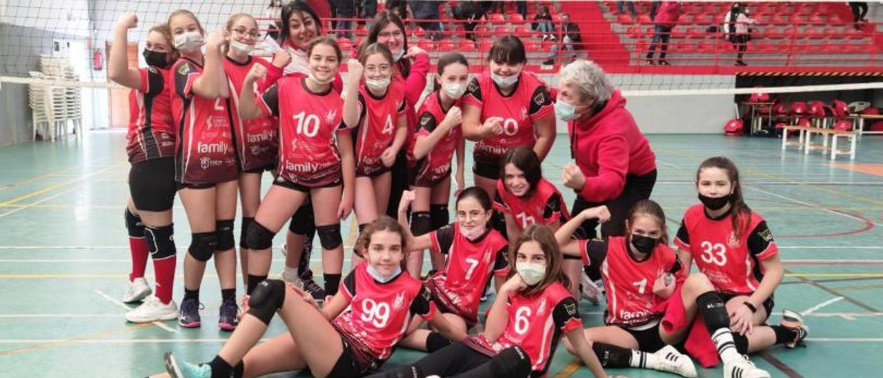 Las chicas del equipo infantil del CV Xàtiva, que vencieron al Real de Gandia. | CLUB VOLEIBOL XÀTIVA