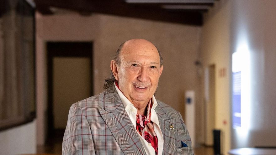 El modisto Francis Montesinos y el escritor Miquel Nadal, autores del cartel y el pregón del Castell de l’Olla 2025