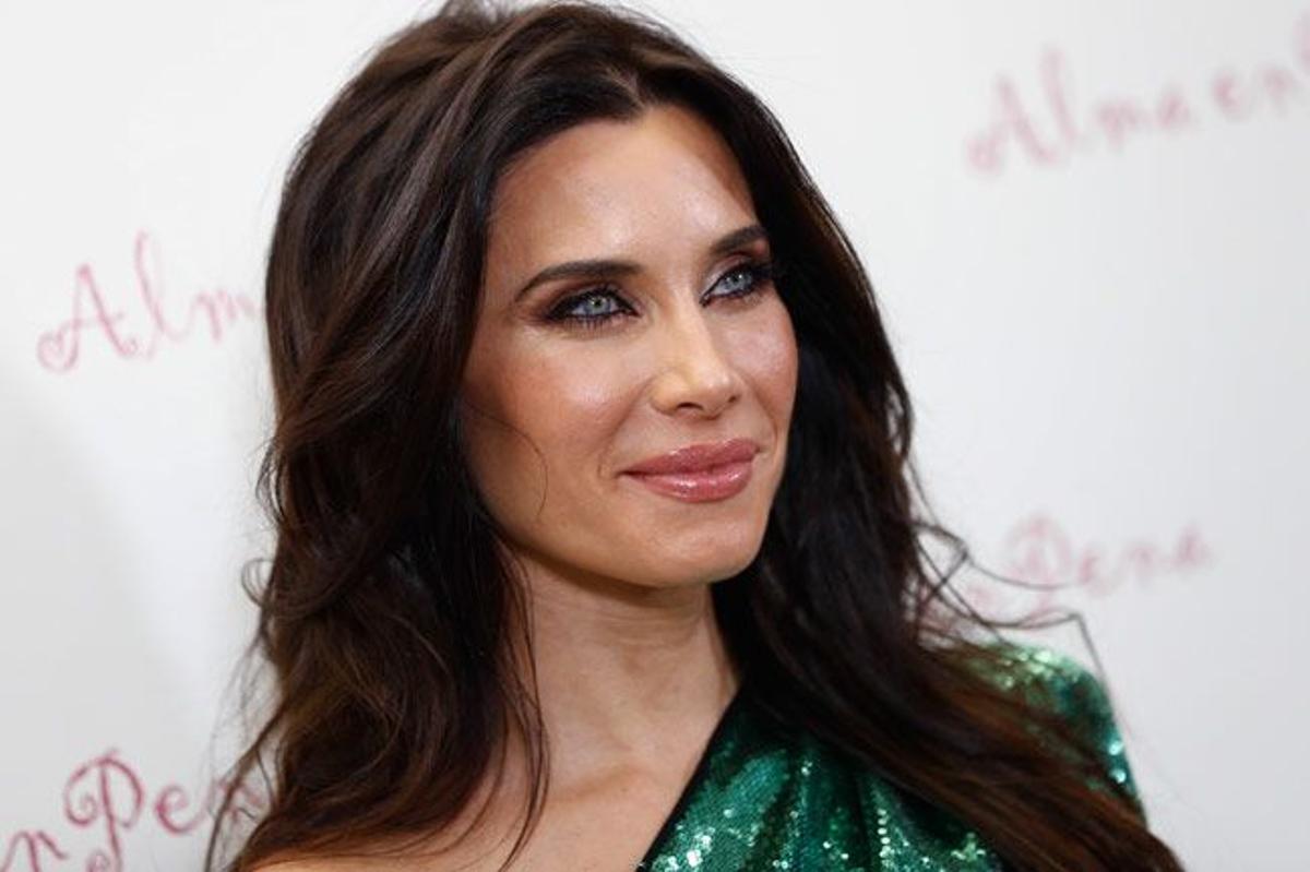 El maquillaje de Pilar Rubio como imagen de la marca de calzado Alma en Pena