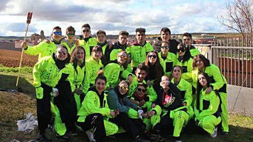 Los quintos de Fuentesaúco celebran su fiesta de hermandad y corren el bollo