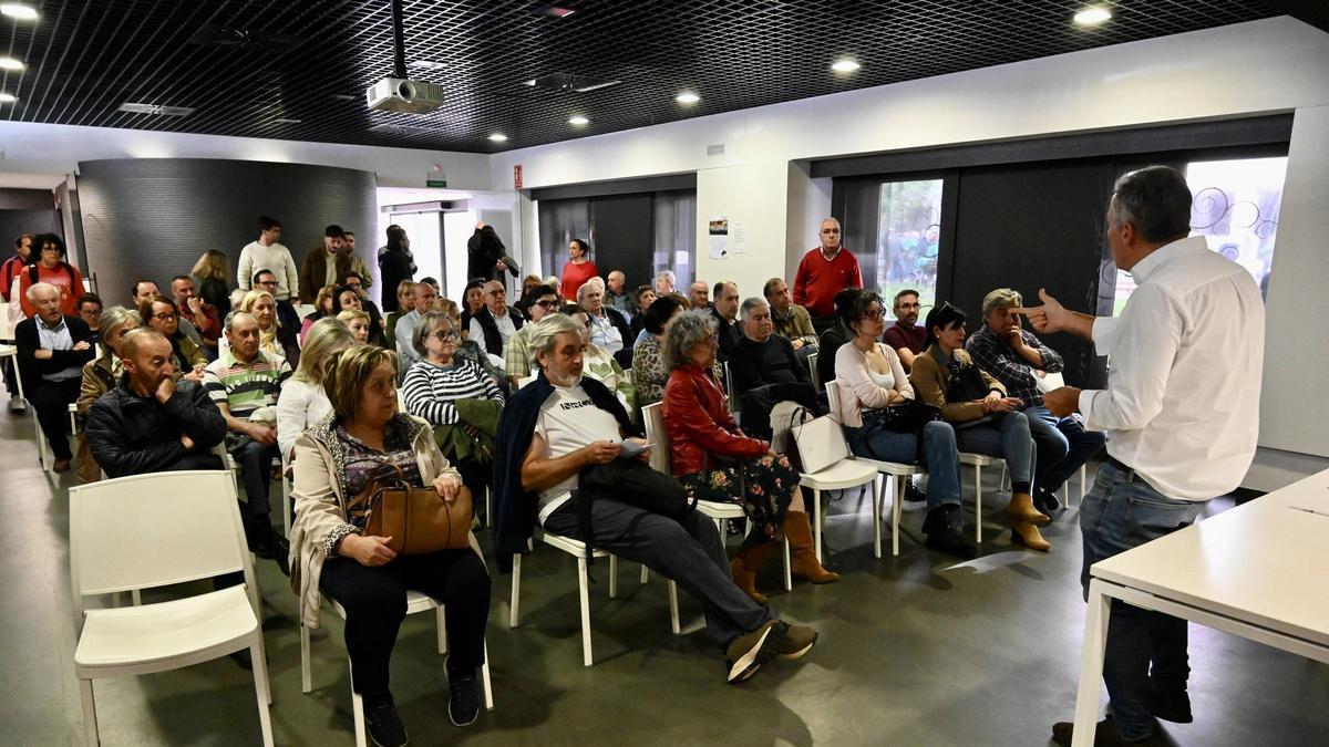 Reunión de Domínguez con los afectados, el pasado jueves