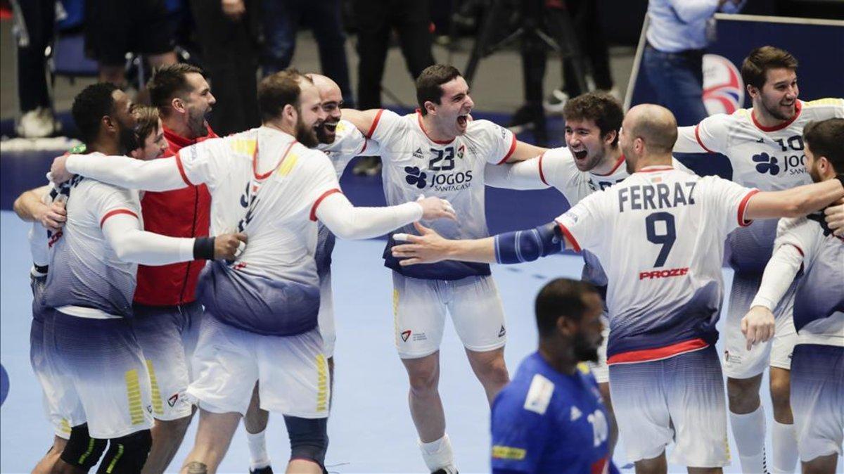 Los lusos celebrando la victoria