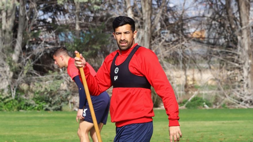Alberto Jiménez, una opción de estreno para la defensa del Córdoba CF