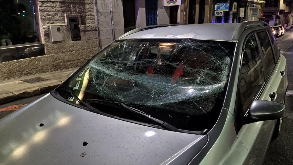 La Policía intercepta un vehículo que circulaba con el parabrisas roto por las calles de Alicante