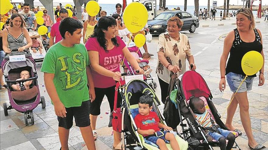 Carrera de coches de bebé por las calles de vinaròs