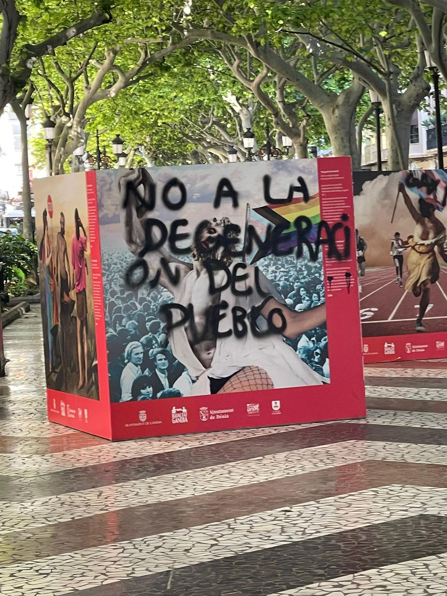 Ataque vandálico a la muestra LGTBI de Gandia