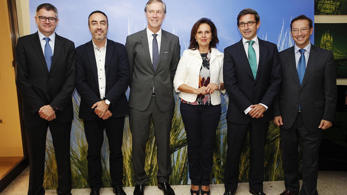 Javier de Andrés, Juan A. Poyatos, Richard Weissend, Carmen Martínez, Jorge Paradela y Pablo Mazo. / El Correo