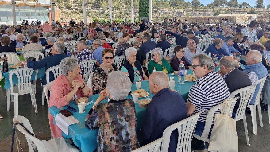 Cerca de 800 jubilados celebran San Isidro con una fraternal paella en l&#039;Alcora