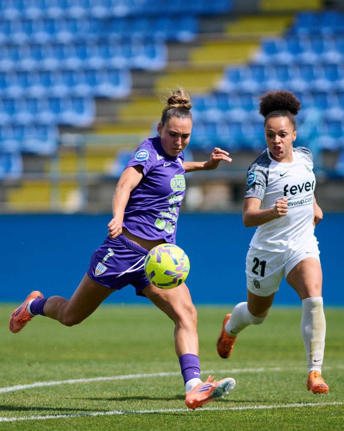 Un momento del partido entre el Alhama ElPozo y el Levante Badalona.
