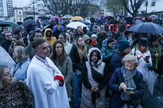 El vía crucis del Jueves Santo en Gijón, en imágenes