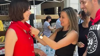 Morant luce el pañuelo de les Penyes en Festes valleras