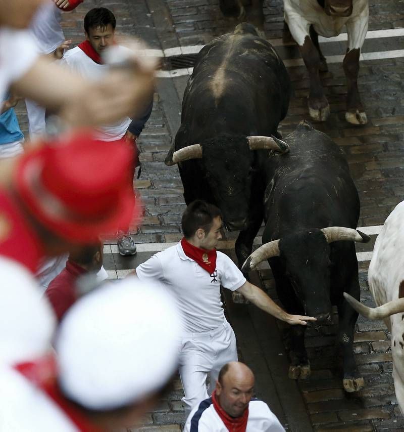 Fotogalería del sexto encierro de San Fermín