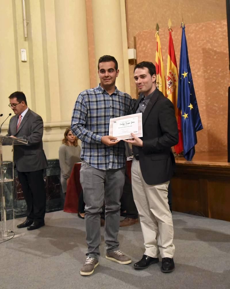 Imágenes de la ceremonia de premios por el Día de la Educación Aragonesa 2016