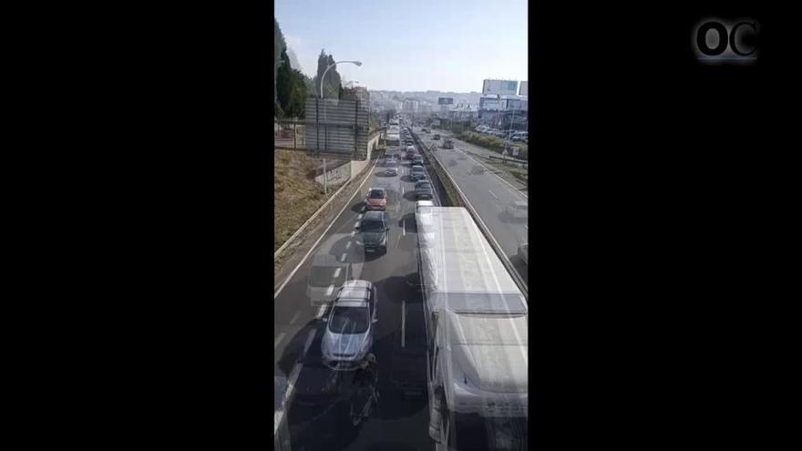 La caravana de camiones del carbón entra en A Coruña